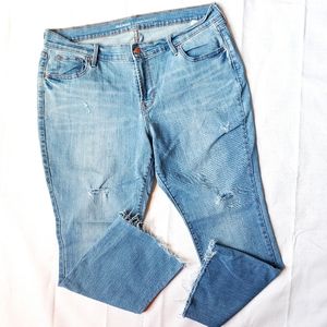 Old Navy Curvy Distressed Raw Hem Light Wash Jean